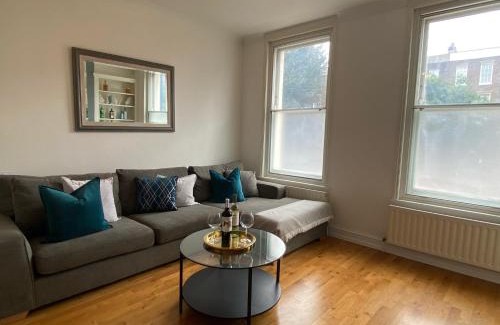 Oval Apartment | Beautiful 2-Bed Flat with Garden, Steps from Oval Station