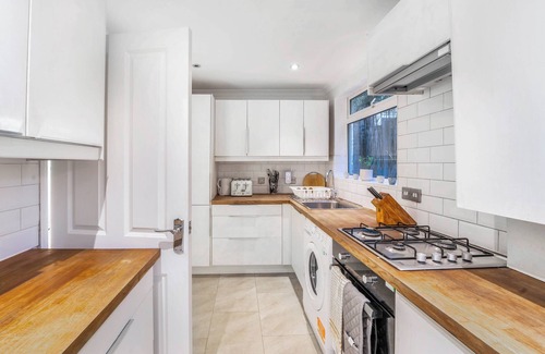 Harlesden Apartment | Spacious 2-Bed Ground Floor Flat with Private Garden