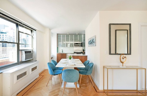Midtown South Apartment | Pet-Friendly 2 Bed Getaway on Park Avenue with Gym