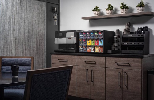 Midtown South Apartment | Pet-Friendly 2 Bed Getaway on Park Avenue with Gym