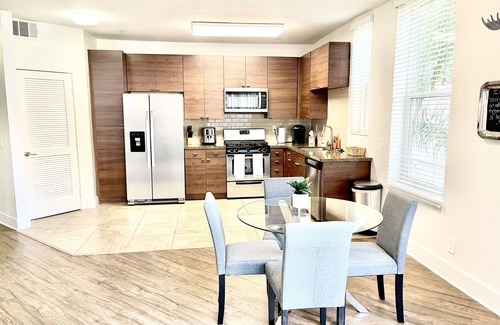 Marina del Rey Condo | Inviting 2-Bedroom Venice Beach Condo with Ocean View