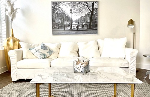 Marina del Rey Condo | Inviting 2-Bedroom Venice Beach Condo with Ocean View