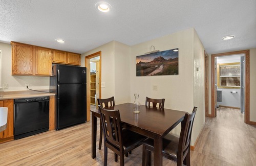 Rapid City House | Beautiful 2-Bedroom Home with Lake View Near Mount Rushmore