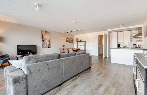 Merenwijk Apartment | Bright 2 Bedroom Apartment at Kaag Resort - Top-Rated Stay