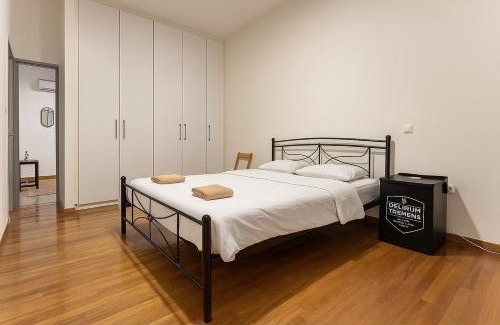 Nea Smirni Apartment | Spacious 2 Bedroom Apartment in Nea Smyrni with Free easy Parking