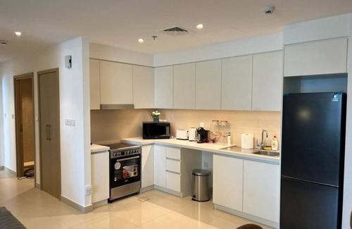 Dubai Apartment | Modern 2-Bedroom Apartment with Ocean View & Pool