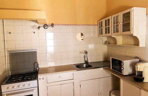Lagos House | Family-Friendly 2-Bedroom Cottage with Pool and Ocean View