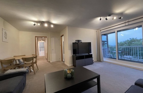 St. Mark's Apartment | Family-Friendly 2-Bedroom Flat Steps from Surbiton Station