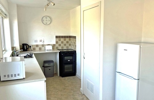 Cullen House | Picturesque Cullen: 2 Bedroom Oceanfront Retreat Awaits