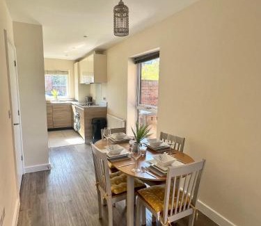 Chatham House | Inviting 2-Bedroom House with Free Parking & Pet-Friendly