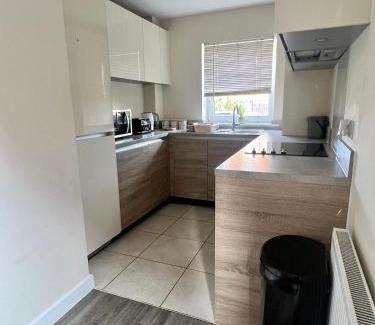 Chatham House | Inviting 2-Bedroom House with Free Parking & Pet-Friendly
