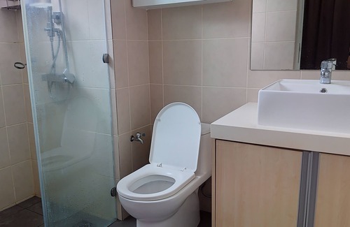 Bayan Lepas Apartment | Spacious 2-Bedroom with Morning's Sea View & Amenities
