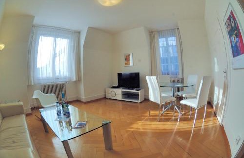 District 2 Apartment | Inviting Stay at PABS Résidences with Hot Tub & Breakfast