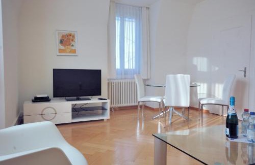 District 2 Apartment | Inviting Stay at PABS Résidences with Hot Tub & Breakfast