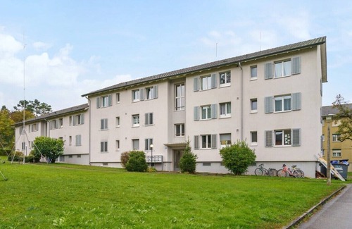 Center Apartment | Family-Friendly 2-Bedroom Retreat in Oerlikon