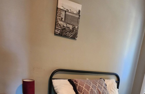 Mexicantown - Southwest Detroit House | Spacious 2 Bedroom, Renovated and Newly Furnished