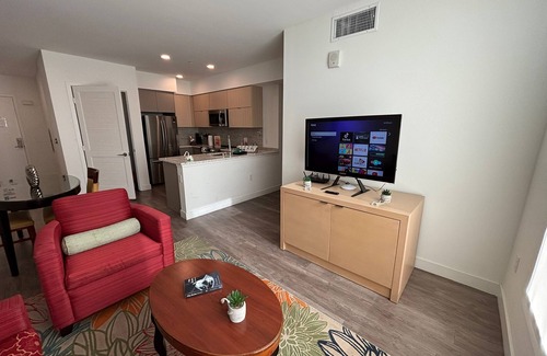 Koreatown Hotel | Spacious 2-Bedroom Deluxe Apart-Hotel in the Heart of Koreatown