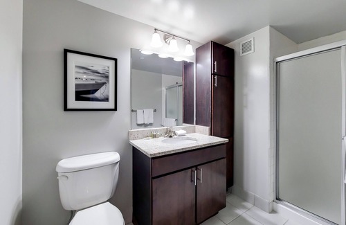 White Plains Apartment | Spacious 2 Bedroom, 40-Min Train to Midtown NYC
