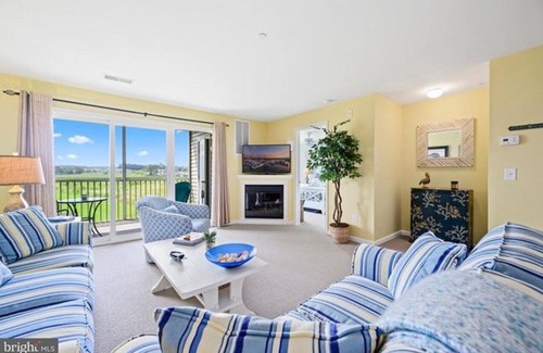 Ocean View Condo | Pet-Friendly 2 BR Condo with Pool Near Bethany Beach