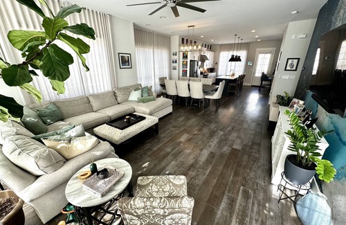 Castleberry Hill House | Urban Oasis with Ocean View & Spa at Castleberry Station