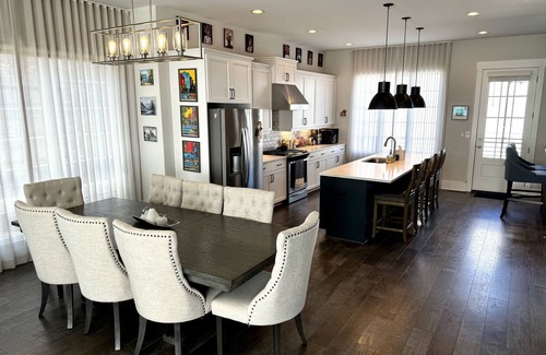 Castleberry Hill House | Urban Oasis with Ocean View & Spa at Castleberry Station