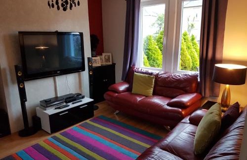 Inverness House | Relaxing 2-Bedroom House Ideal for Family Getaways