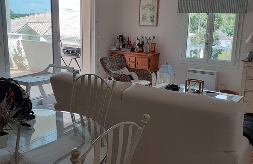 Meschers-sur-Gironde Apartment | Inviting 2-Room Apartment with Terrace Near the Beach