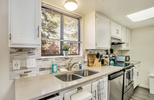 Cottonwood Heights House | Ideal Retreat with 2 Hot Tubs Near Top Ski Resorts