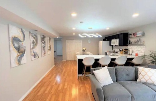 Draper Apartment | Family-Friendly 2 King & 2 Queen Bed Apartment with Spa