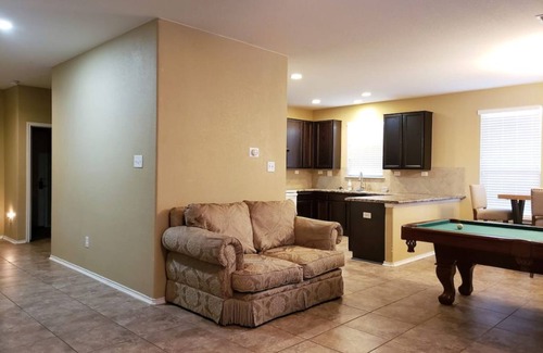Southside House | Impressive 2 Story Corner Home near Lackland AFB BMT