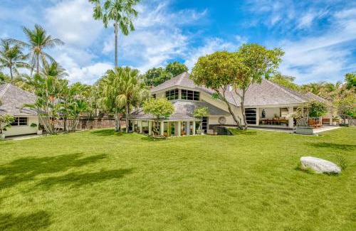 Petitenget House | Spacious Villas with Ocean Views & Two Pools for Families
