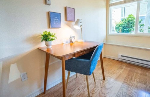 Grass Lawn Apartment | Convenient 2B2B Condo with Ideal Amenities Near Downtown