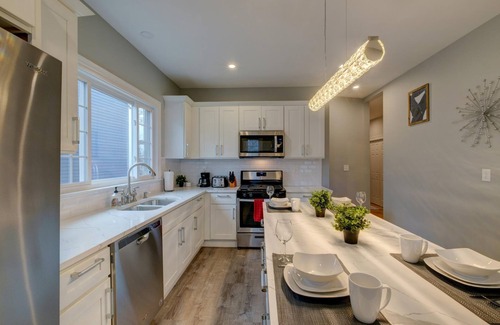 Roxbury Condo | Discover a Cozy 2bd Retreat with Free Parking & Breakfast