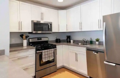 Norwalk Apartment | Convenient 2-Bedroom Stay Near Sono with Kitchen Access