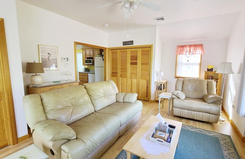 Wellfleet House | Ideal 2BD Retreat Near Marconi Beach & Cape Cod Rail Trail