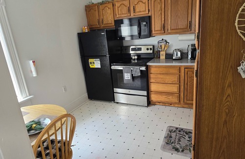 Lima Apartment | Central 2-Bedroom Retreat with Breakfast in Lima