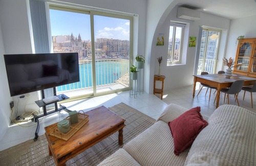 Il-Balluta Apartment | Spacious 2bedroom with breathtaking view KABE1-1