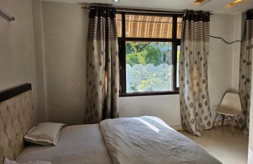 Lajpat Nagar Apartment | Pet-Friendly 2BHK Apartment with Breakfast Included