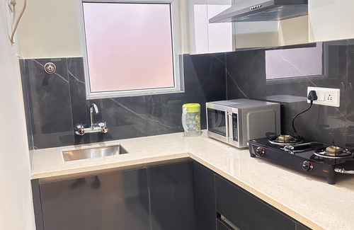 Gurugram Apartment | Ideal 2BHK Fully Furnished Apartment for Family Comfort