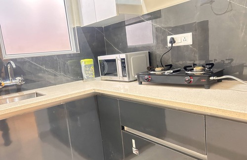 Gurugram Apartment | Ideal 2BHK Fully Furnished Apartment for Family Comfort