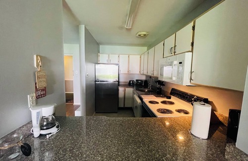 Elkins Park Apartment | Cozy 2-Bedroom Apartment with Pool in Elkins Park, PA