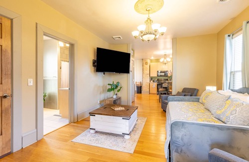 Milwaukee House | Family-Friendly 2BR Near Festivals, Breweries & Lakefront