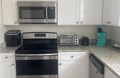 Coquina Key Condo | Beachside 2BR Condo with Pool and Ocean View Amenities