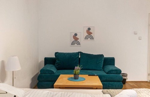 Neulerchenfeld Apartment | Family-Friendly 2BR Apartment Near Wiener Stadthalle