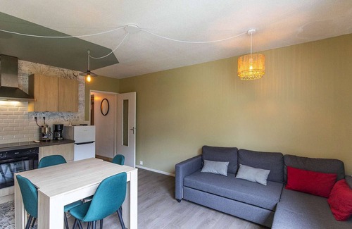 Eaux-Bonnes Apartment | Apartment Gourette: Ideal 2-Bedroom Family Retreat