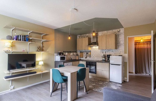 Eaux-Bonnes Apartment | Apartment Gourette: Ideal 2-Bedroom Family Retreat