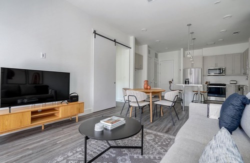 Highland Apartment | Modern 2BR Highlands Retreat with Pool & Gym Access