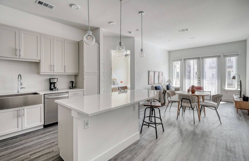 Highland Apartment | Modern 2BR Highlands Retreat with Pool & Gym Access