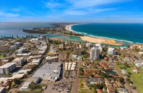 The Entrance Apartment | Family-Friendly 2BR Retreat Steps from The Entrance Beach