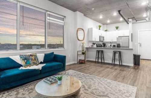 Historic Uptown Apartment | Spacious 2BR Retreat Perfect for Tropicana Events